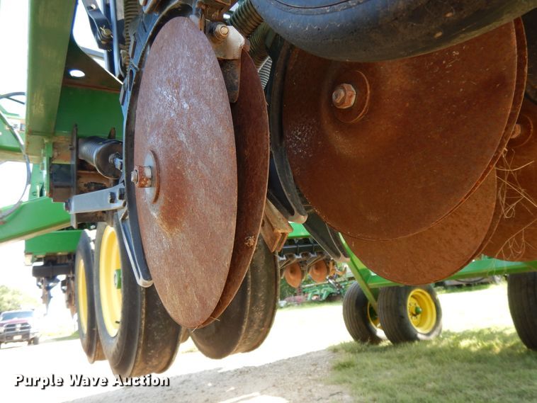 image for item DF5280 John Deere 455 grain drill