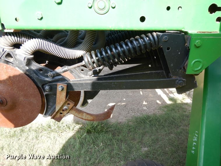 image for item DF5280 John Deere 455 grain drill