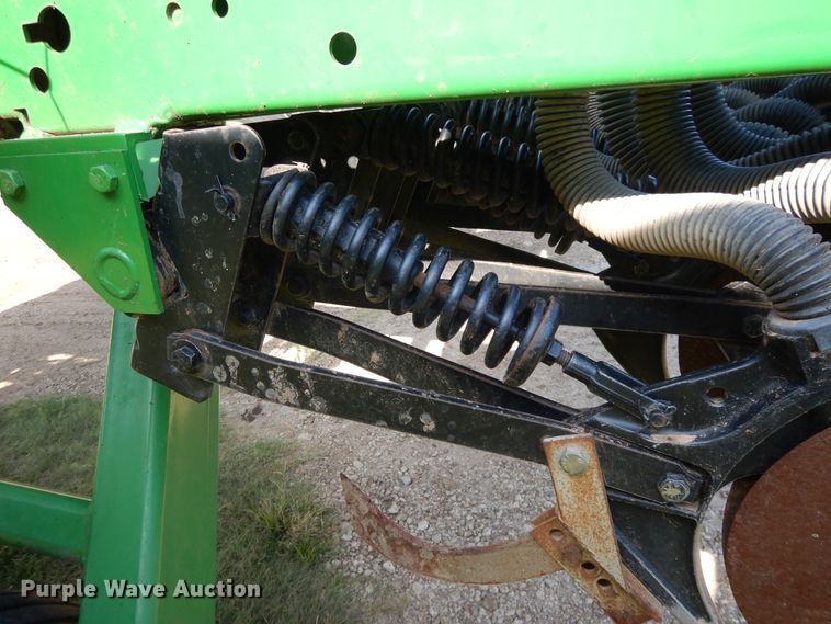 image for item DF5280 John Deere 455 grain drill