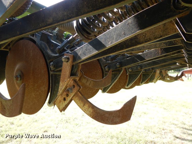 image for item DF5280 John Deere 455 grain drill