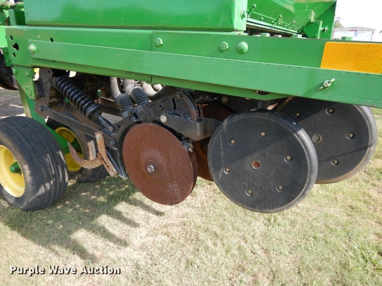 image for item DF5280 John Deere 455 grain drill