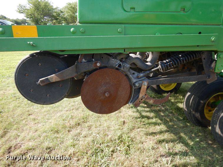 image for item DF5280 John Deere 455 grain drill