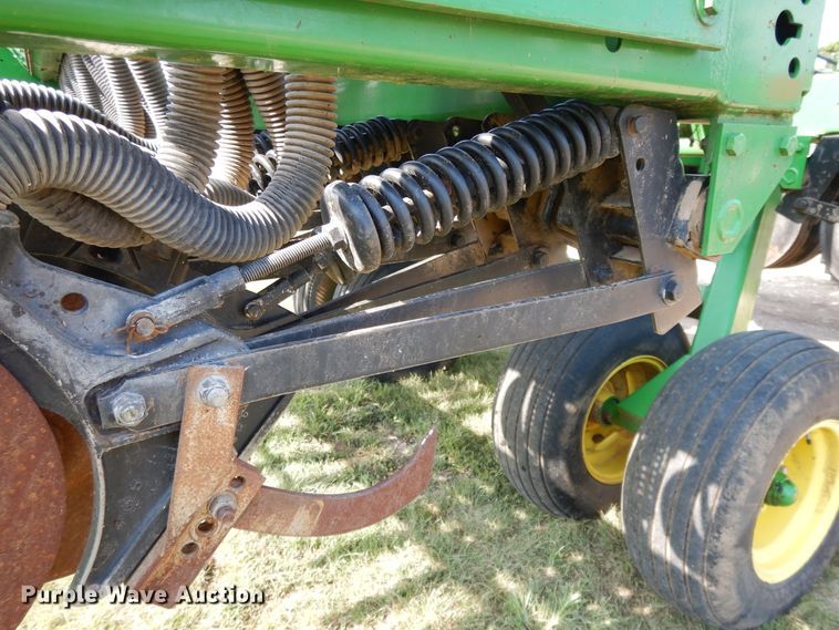 image for item DF5280 John Deere 455 grain drill
