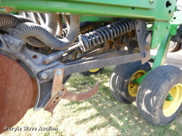 image for item DF5280 John Deere 455 grain drill