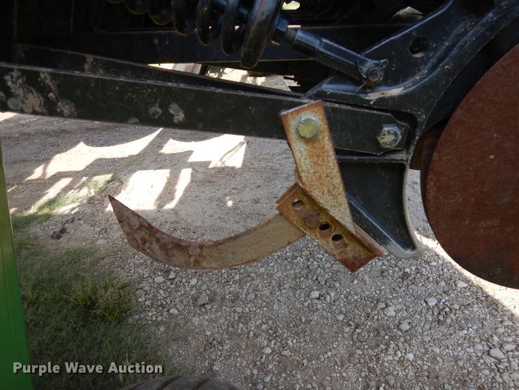 image for item DF5280 John Deere 455 grain drill