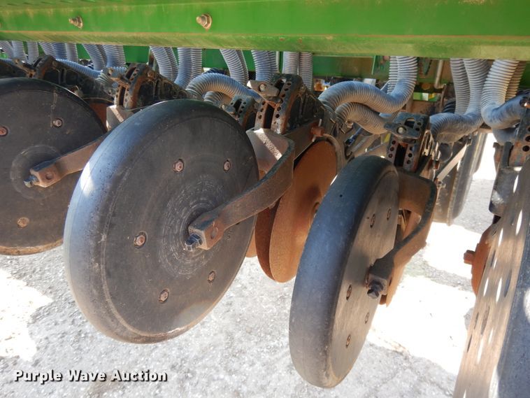 image for item DF5280 John Deere 455 grain drill