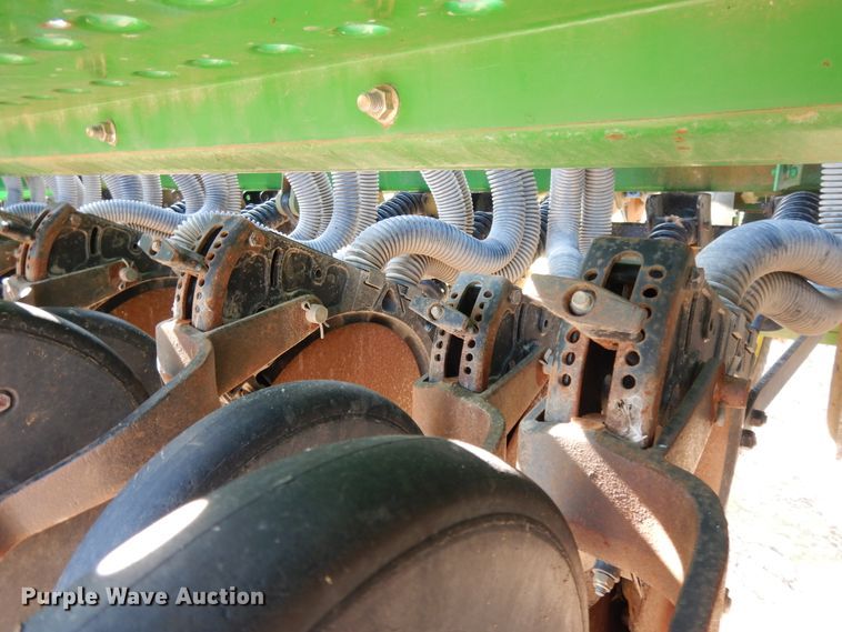 image for item DF5280 John Deere 455 grain drill