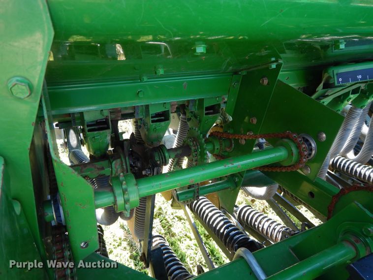 image for item DF5280 John Deere 455 grain drill