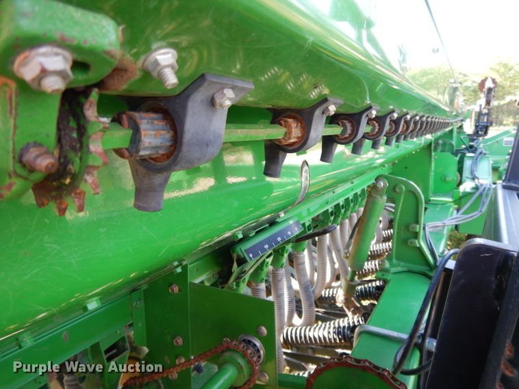 image for item DF5280 John Deere 455 grain drill