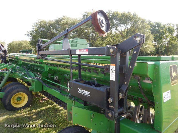 image for item DF5280 John Deere 455 grain drill