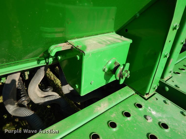 image for item DF5280 John Deere 455 grain drill