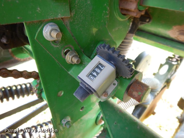image for item DF5280 John Deere 455 grain drill
