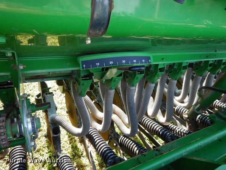 image for item DF5280 John Deere 455 grain drill