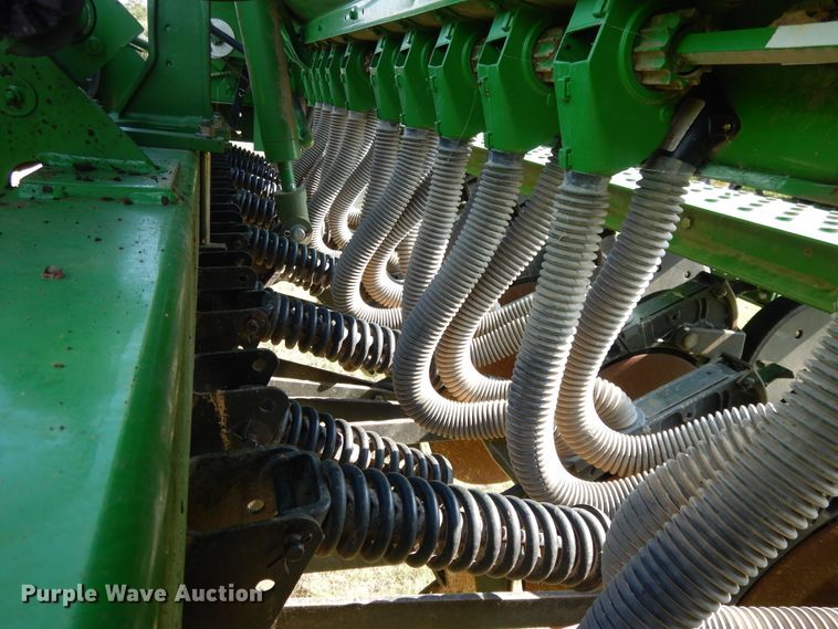 image for item DF5280 John Deere 455 grain drill