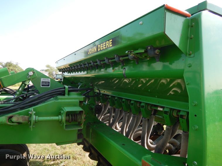 image for item DF5280 John Deere 455 grain drill