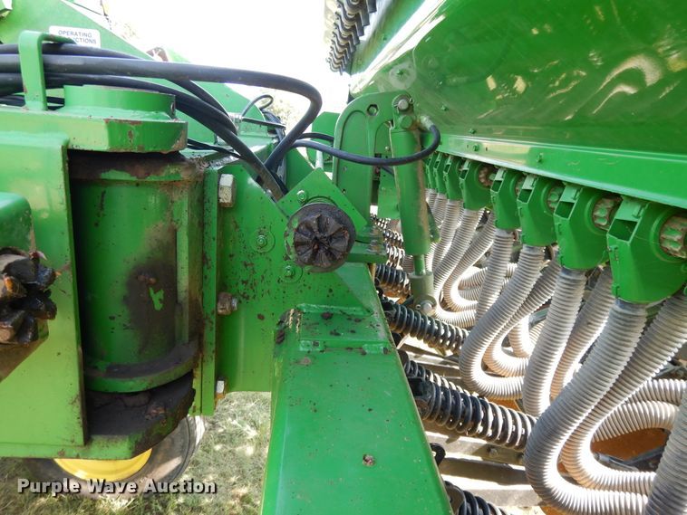 image for item DF5280 John Deere 455 grain drill
