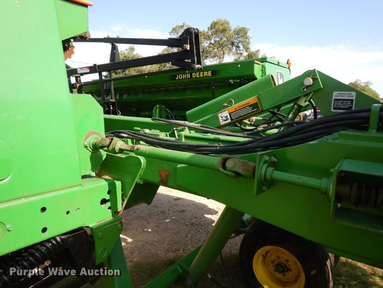 image for item DF5280 John Deere 455 grain drill