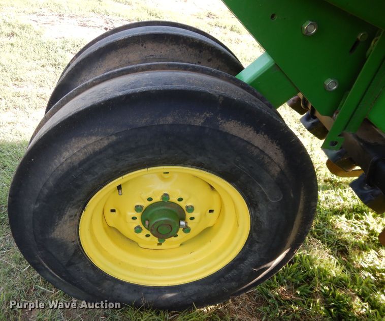 image for item DF5280 John Deere 455 grain drill