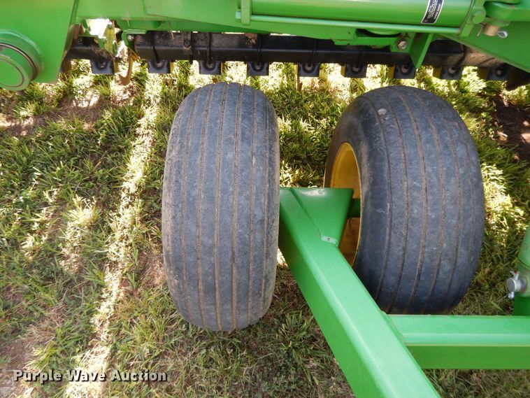 image for item DF5280 John Deere 455 grain drill