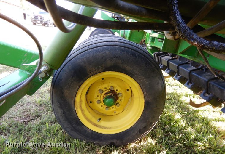 image for item DF5280 John Deere 455 grain drill