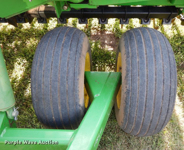 image for item DF5280 John Deere 455 grain drill