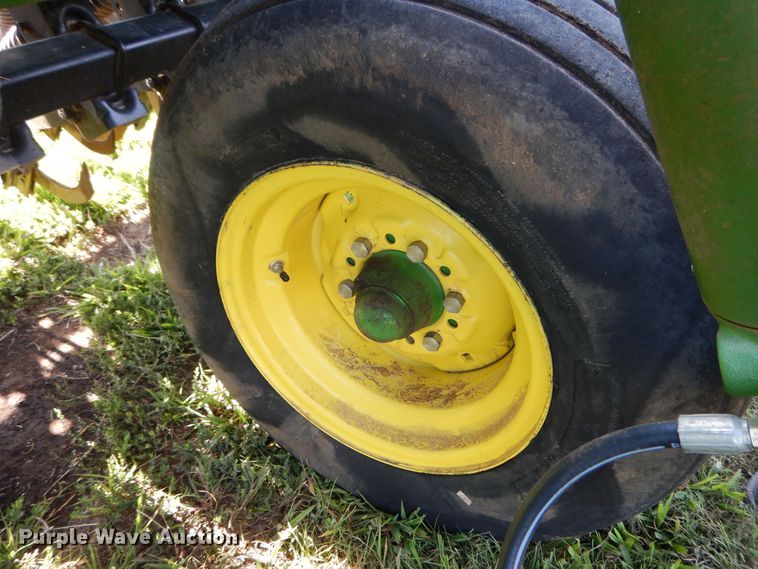 image for item DF5280 John Deere 455 grain drill