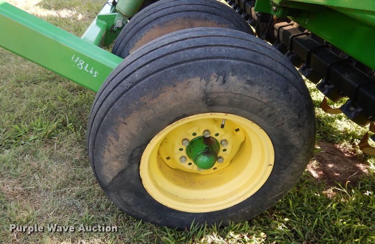 image for item DF5280 John Deere 455 grain drill