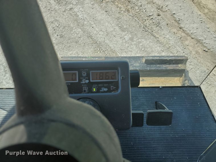 image for item DF5584 1994 Gleaner R62 combine