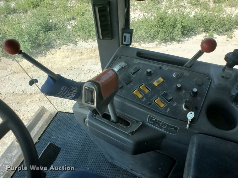 image for item DF5584 1994 Gleaner R62 combine