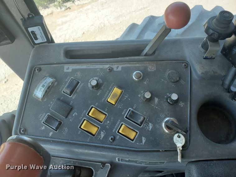 image for item DF5584 1994 Gleaner R62 combine