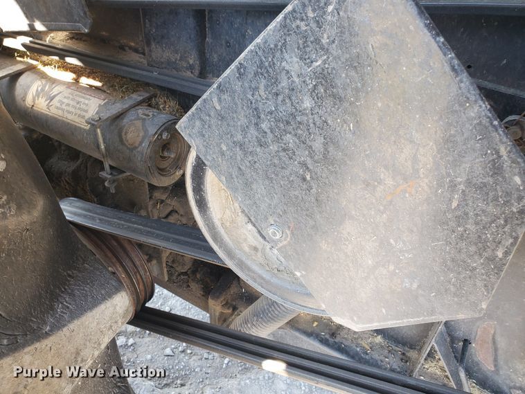 image for item DF5584 1994 Gleaner R62 combine