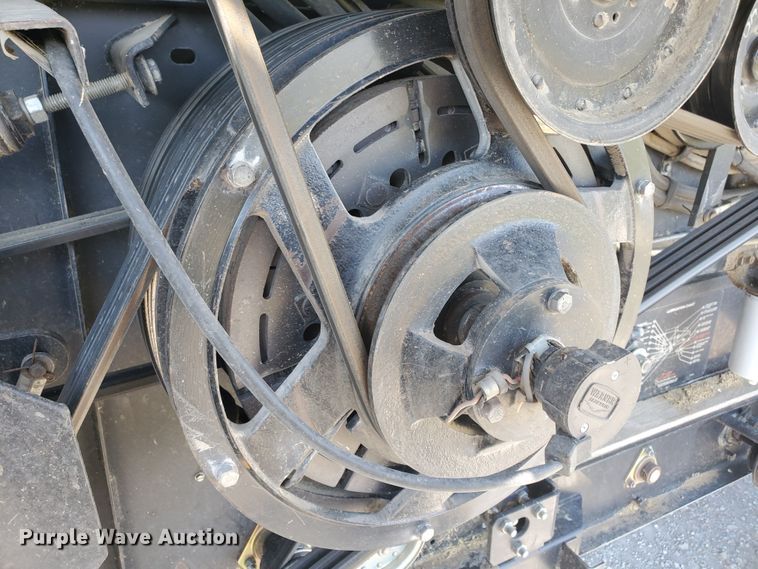 image for item DF5584 1994 Gleaner R62 combine