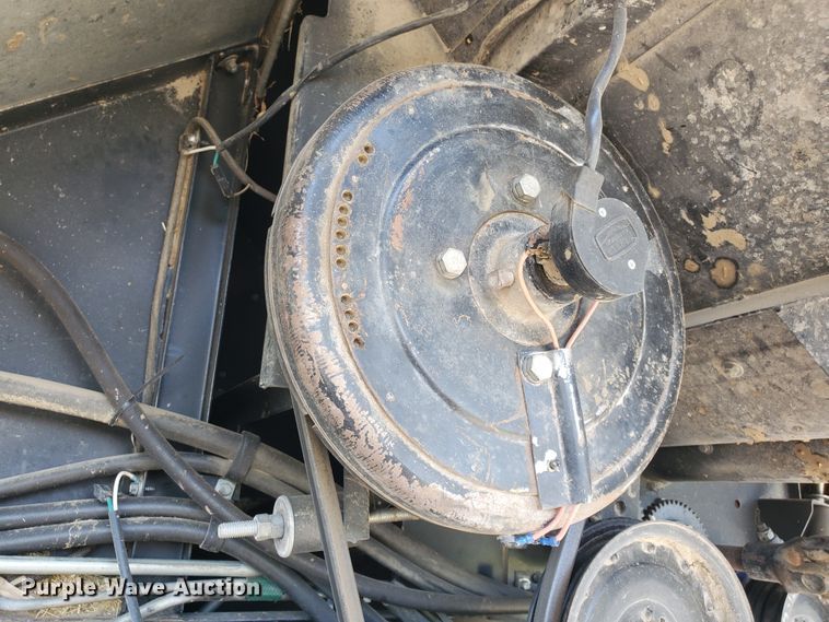 image for item DF5584 1994 Gleaner R62 combine