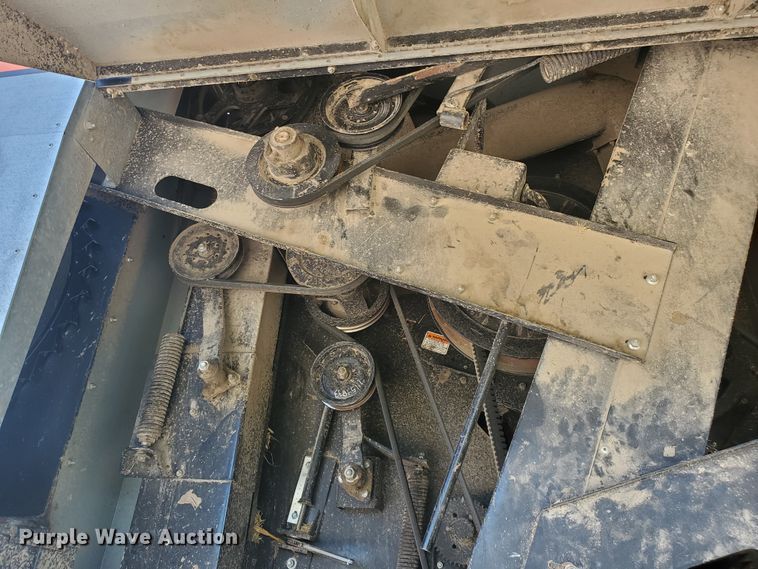 image for item DF5584 1994 Gleaner R62 combine