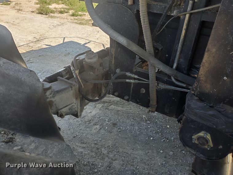 image for item DF5584 1994 Gleaner R62 combine