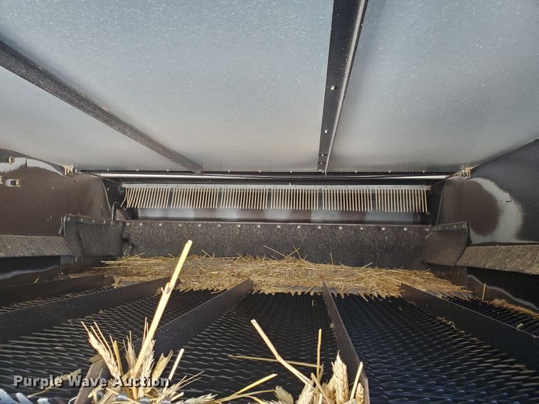 image for item DF5584 1994 Gleaner R62 combine