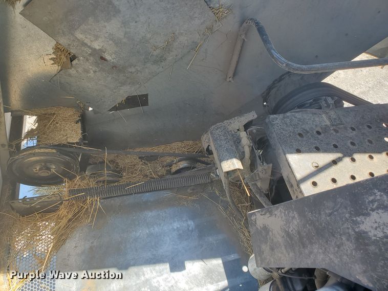 image for item DF5584 1994 Gleaner R62 combine