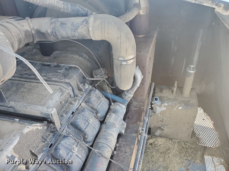 image for item DF5584 1994 Gleaner R62 combine