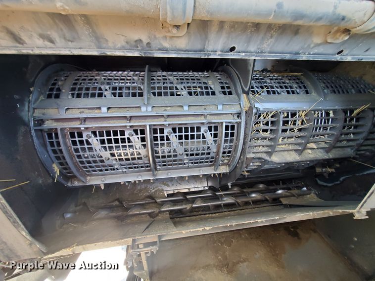 image for item DF5584 1994 Gleaner R62 combine