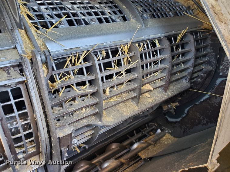 image for item DF5584 1994 Gleaner R62 combine