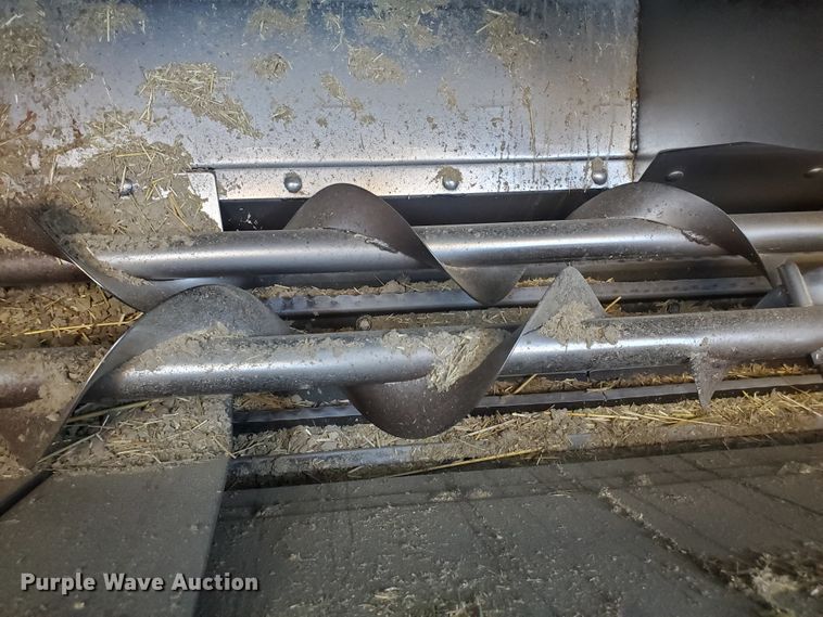 image for item DF5584 1994 Gleaner R62 combine