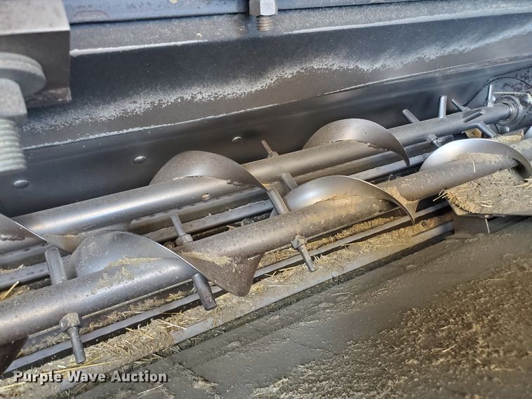 image for item DF5584 1994 Gleaner R62 combine