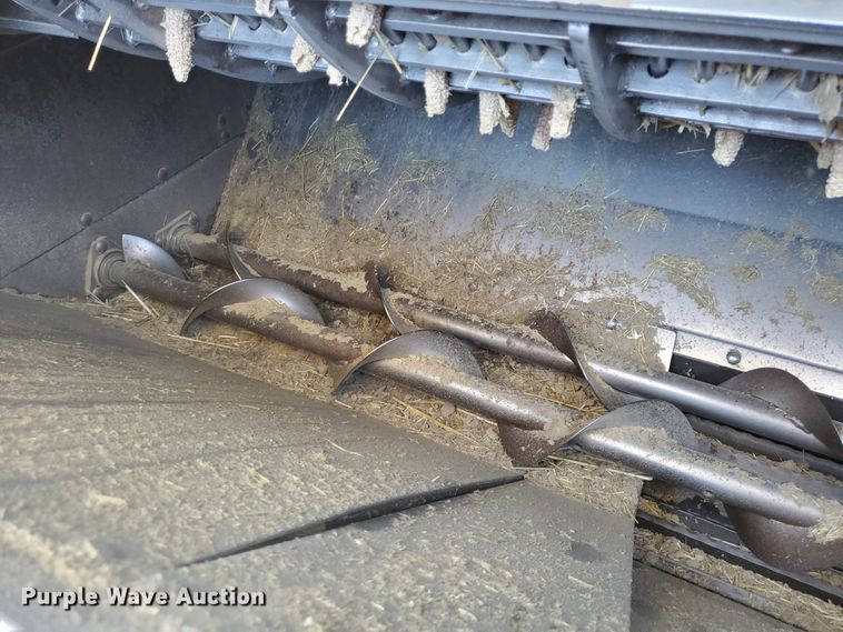 image for item DF5584 1994 Gleaner R62 combine