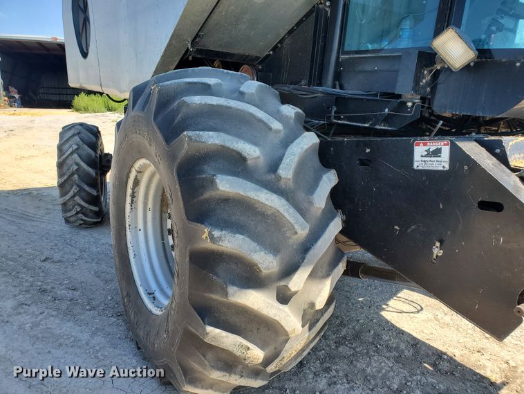 image for item DF5584 1994 Gleaner R62 combine