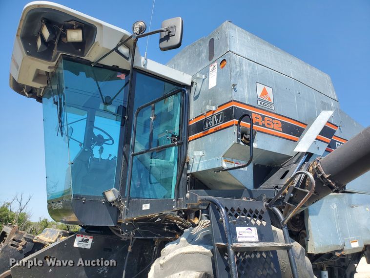 image for item DF5584 1994 Gleaner R62 combine