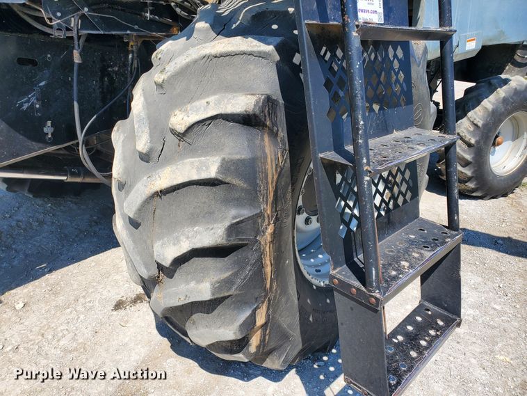 image for item DF5584 1994 Gleaner R62 combine