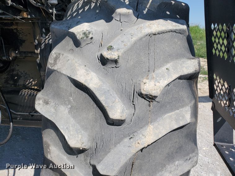 image for item DF5584 1994 Gleaner R62 combine