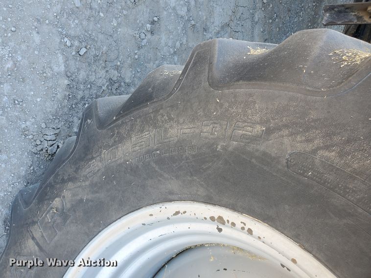 image for item DF5584 1994 Gleaner R62 combine