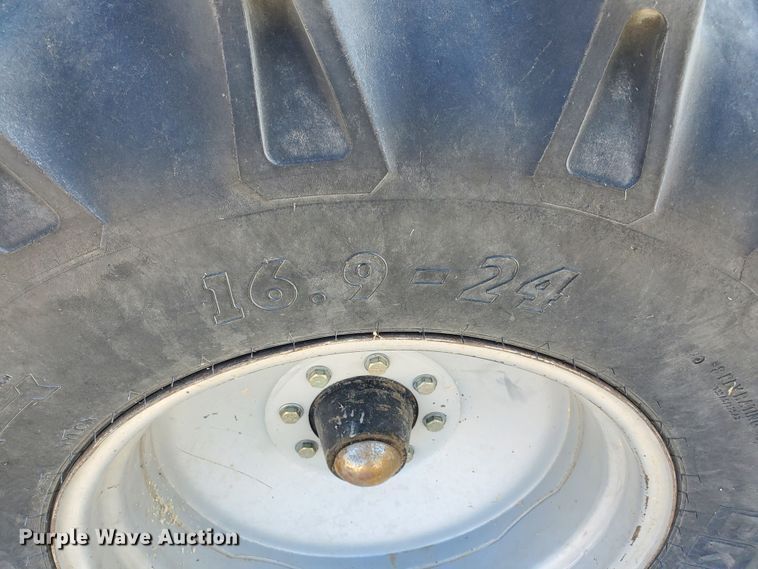 image for item DF5584 1994 Gleaner R62 combine