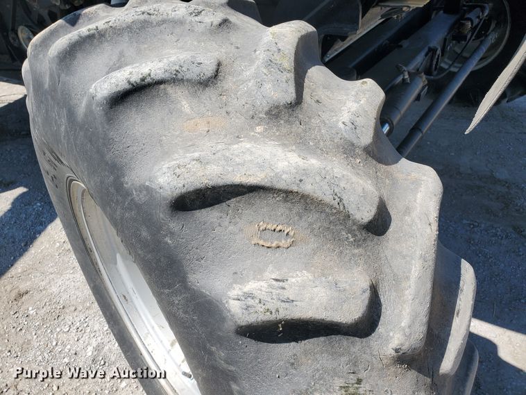 image for item DF5584 1994 Gleaner R62 combine